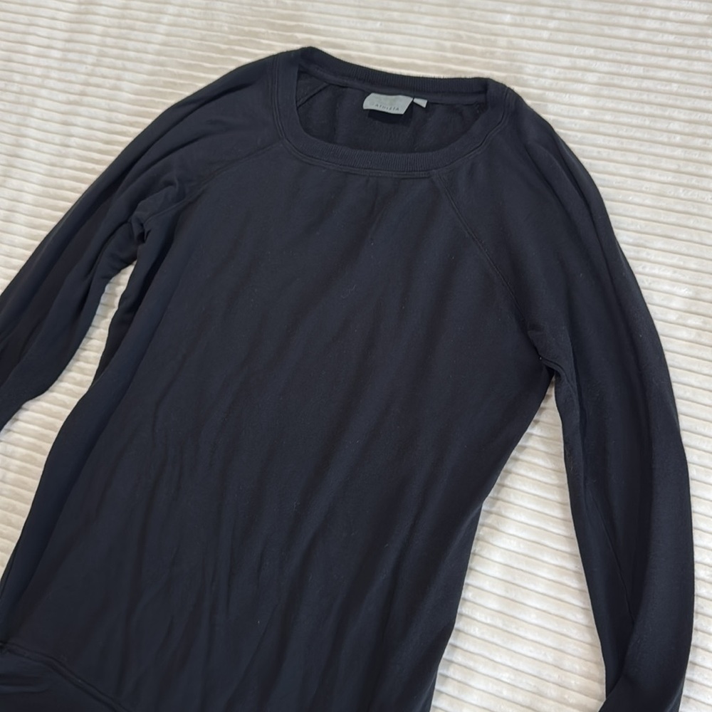 Athleta Black Longer Tunic Length Crewneck Sweatshirt Ruching at Hips Stretchy!